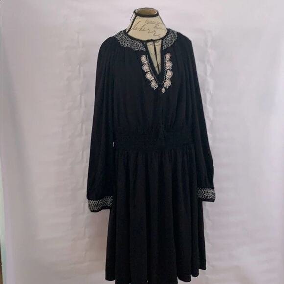 NWT TORRID EMBROIDERY DETAIL BLACK DRESS‎ S… - Picture 1 of 9